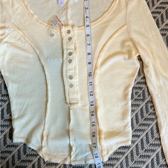 Urban Outfitters Cream Henley Top - NWT! - Picture 8 of 9